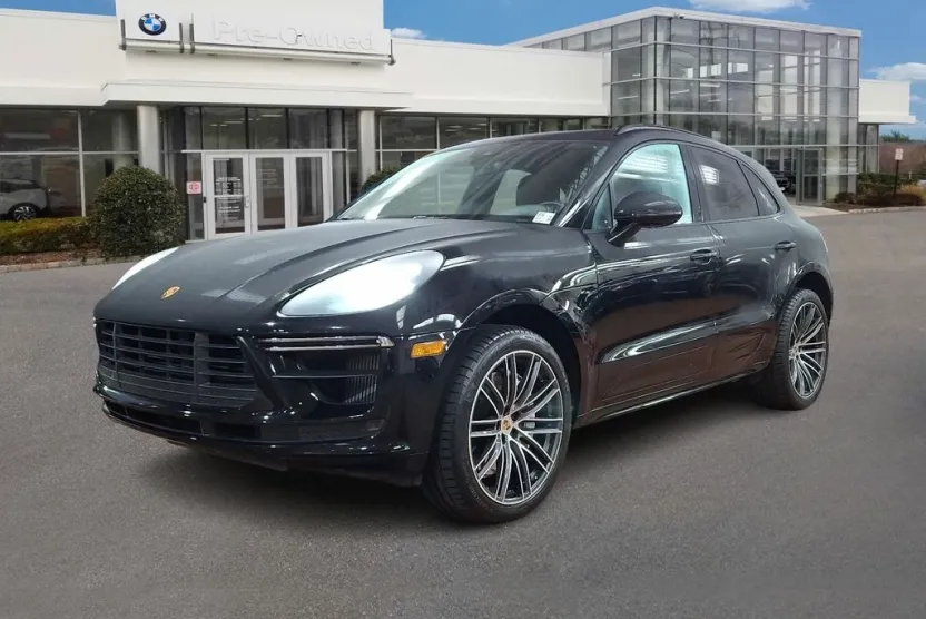 2021 Porsche Macan Turbo photo 1
