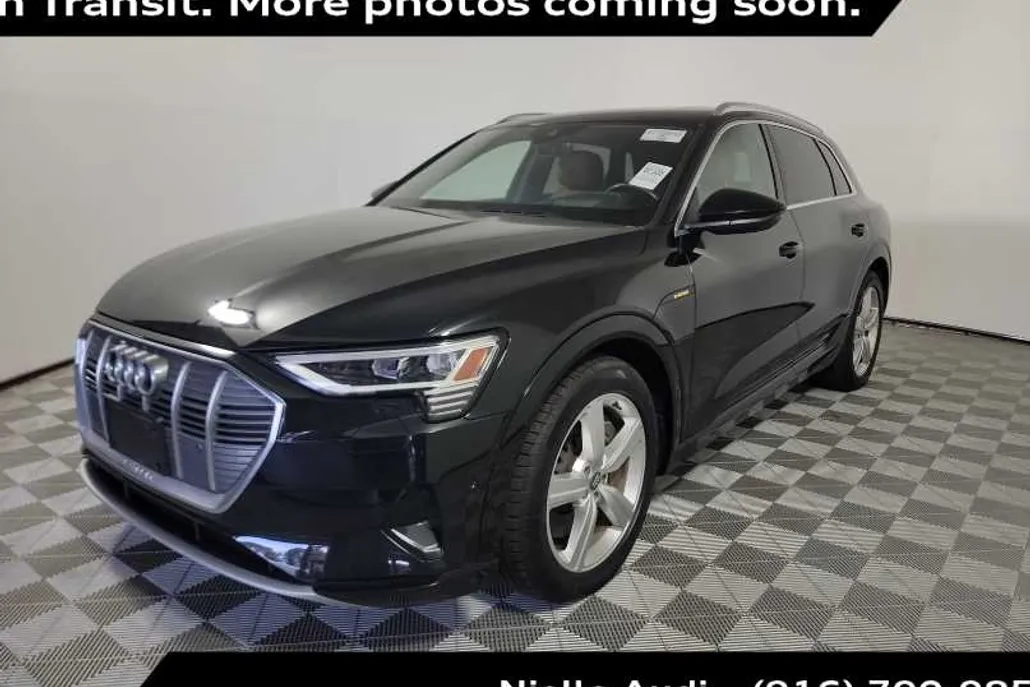 2019 Audi e-tron Prestige photo 1