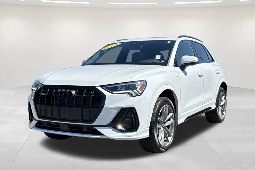 2024 Audi Q3 S line Premium photo 1