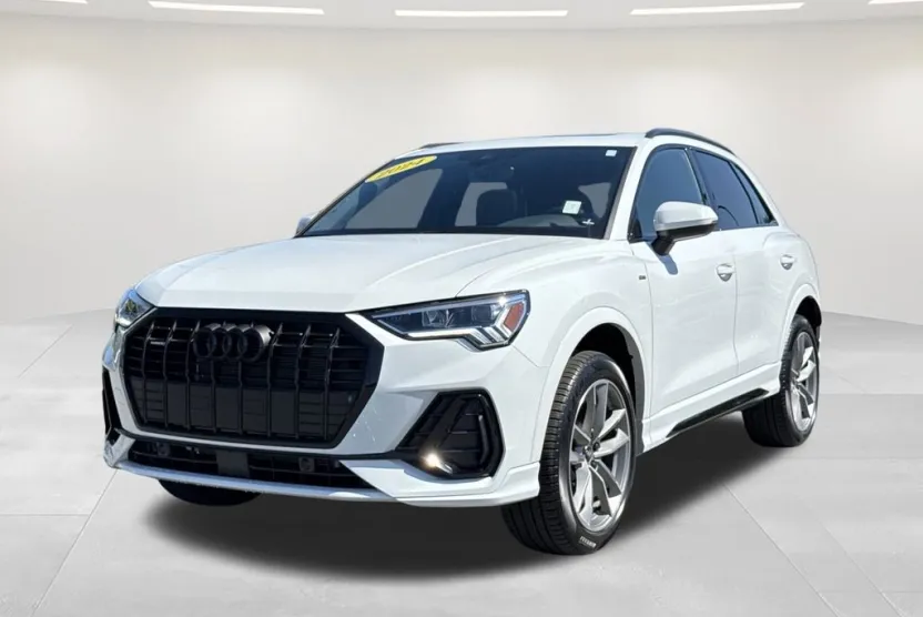 2024 Audi Q3 S line Premium photo 1
