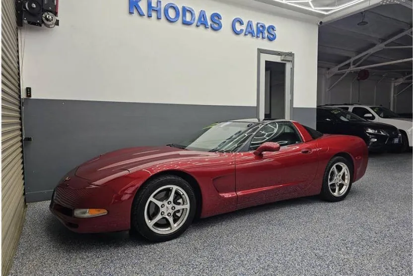 2004 Chevrolet Corvette photo 1
