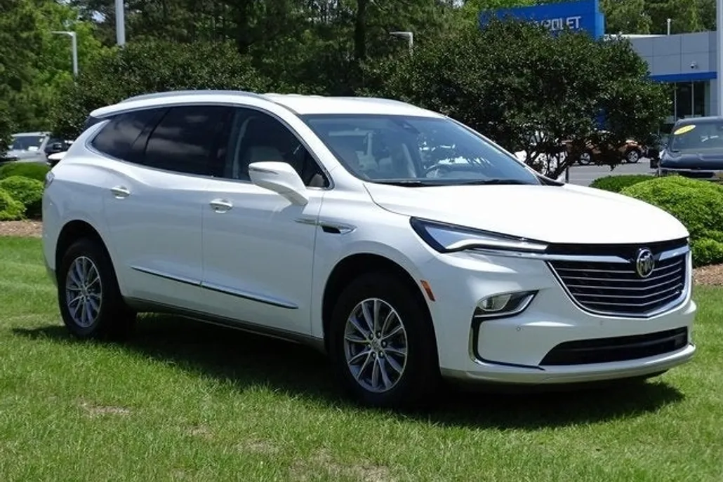 2023 Buick Enclave Essence photo 1