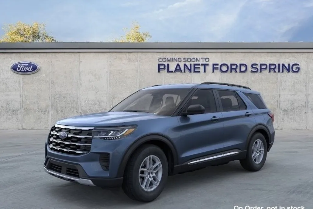 2025 Ford Explorer photo 1