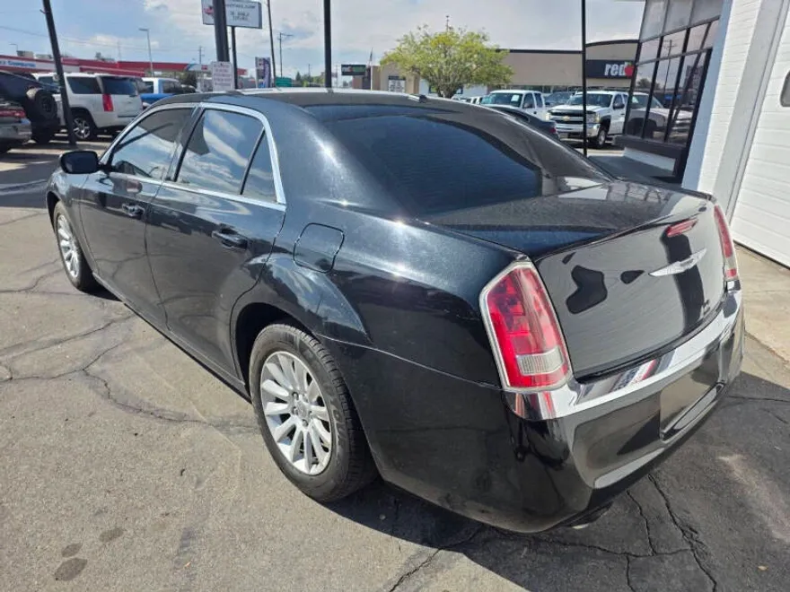 2014 Chrysler 300 Base photo 1