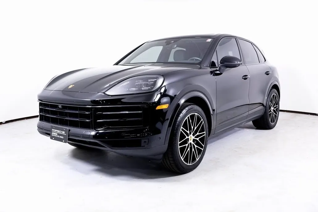 2024 Porsche Cayenne photo 1