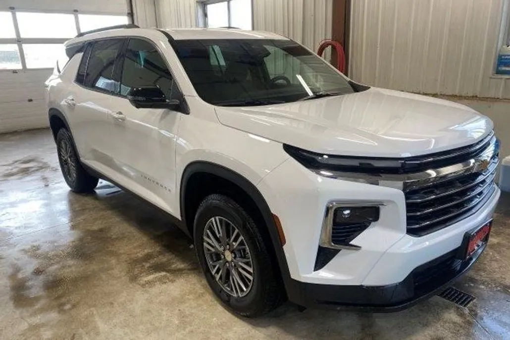 2026 Chevrolet Traverse photo 1
