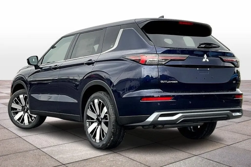 2025 Mitsubishi Outlander SE S-AWC photo 1