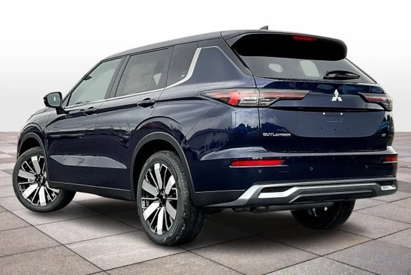 2025 Mitsubishi Outlander SE S-AWC photo 1