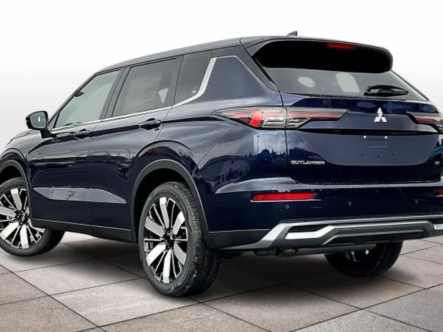 2025 Mitsubishi Outlander SE S-AWC photo 1