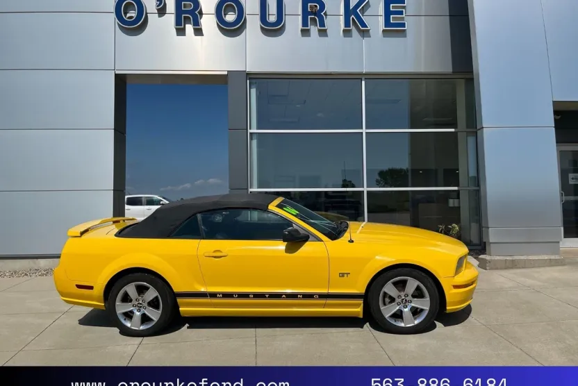 2006 Ford Mustang GT Deluxe photo 1