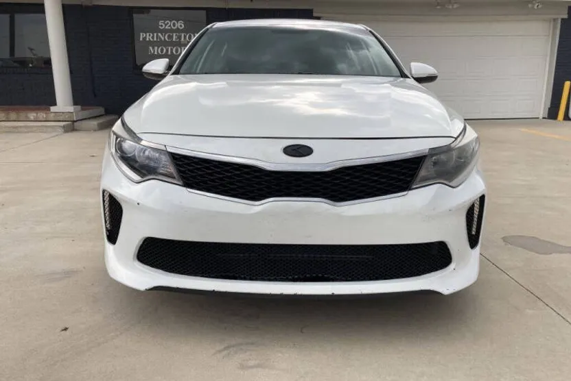 2018 Kia Optima LX photo 1