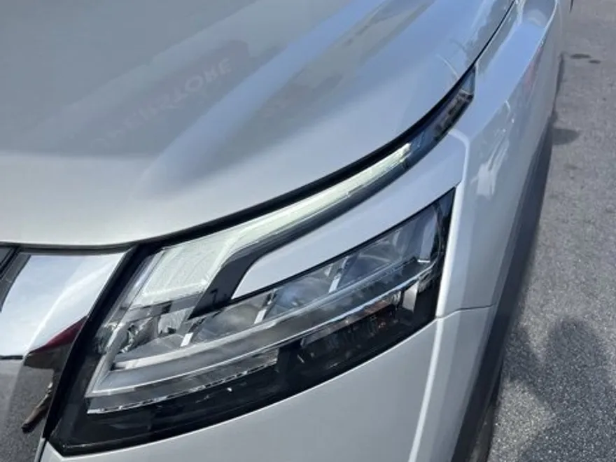2023 Nissan Pathfinder SL photo 1