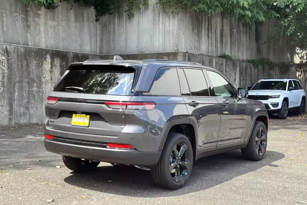 2025 Jeep Grand Cherokee Altitude X photo 1