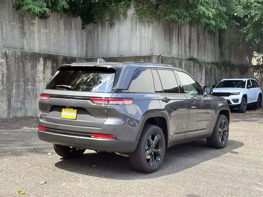 2025 Jeep Grand Cherokee Altitude X photo 1