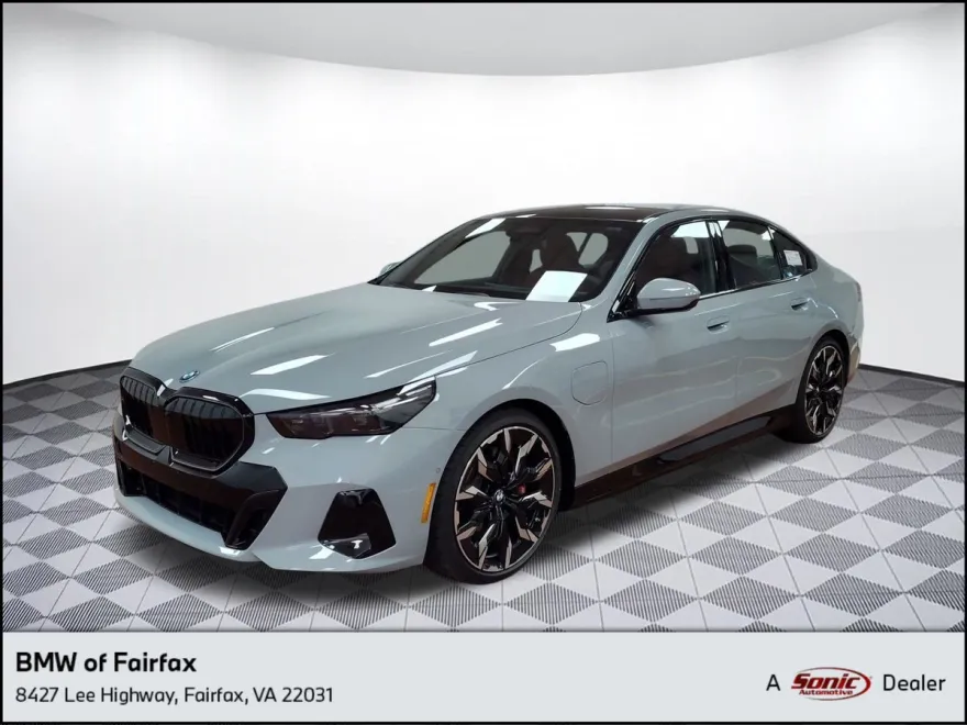 2026 Bmw 550e xDrive photo 1
