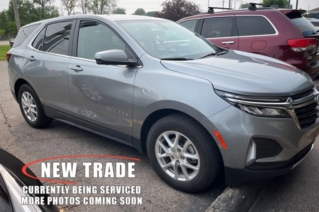2024 Chevrolet Equinox LT photo 1