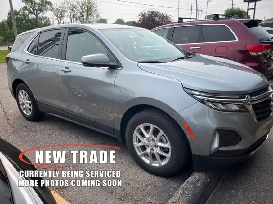 2024 Chevrolet Equinox LT photo 1
