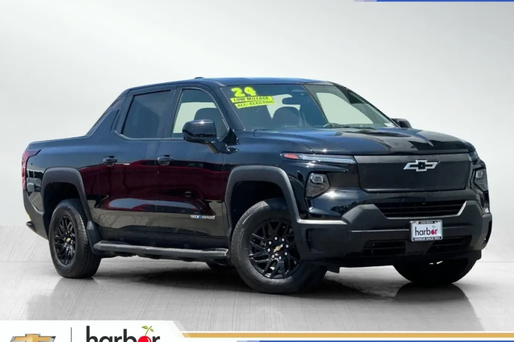 2024 Chevrolet Silverado EV Work Truck photo 1