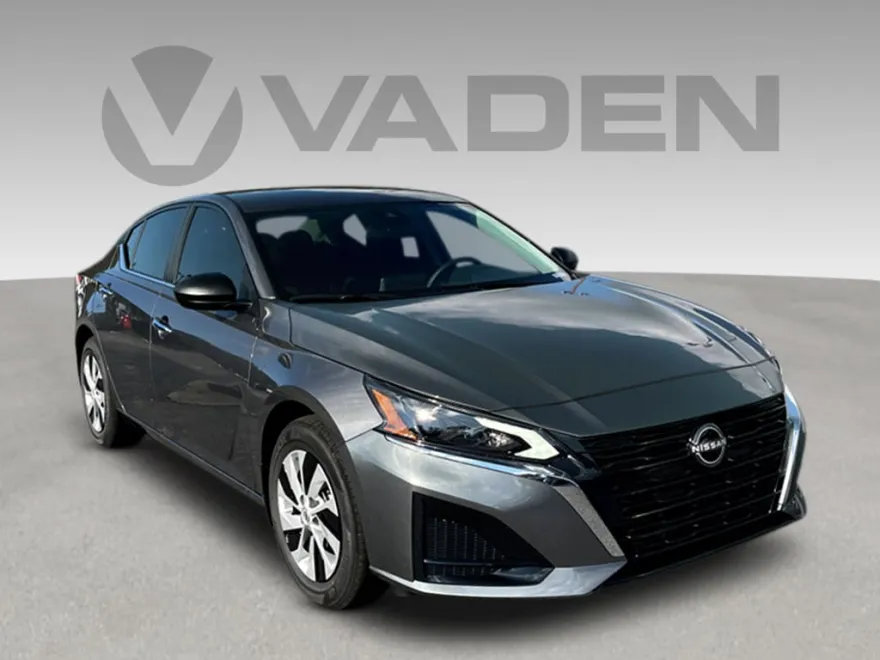2025 Nissan Altima S photo 1