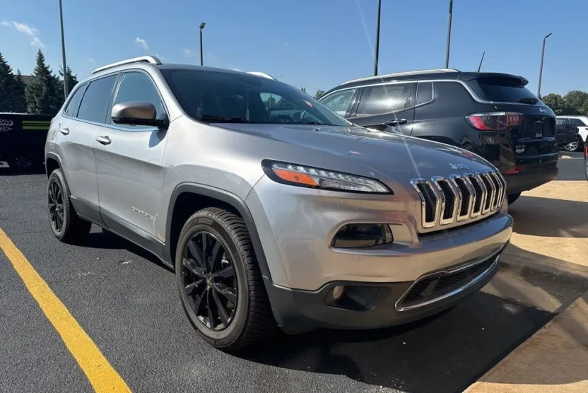 2015 Jeep Cherokee Limited photo 1