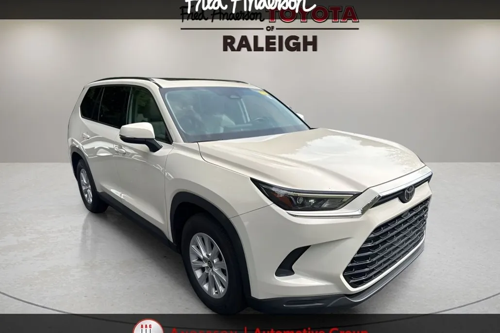 2024 Toyota Grand Highlander XLE photo 1