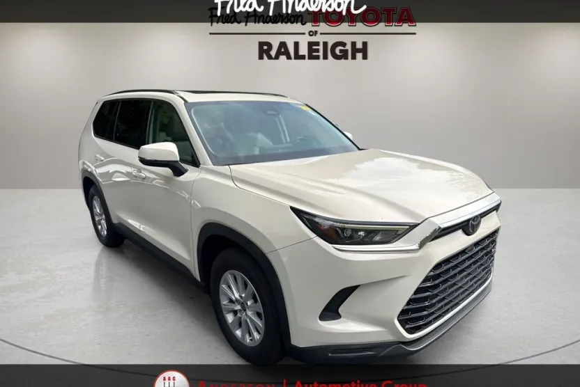 2024 Toyota Grand Highlander XLE photo 1