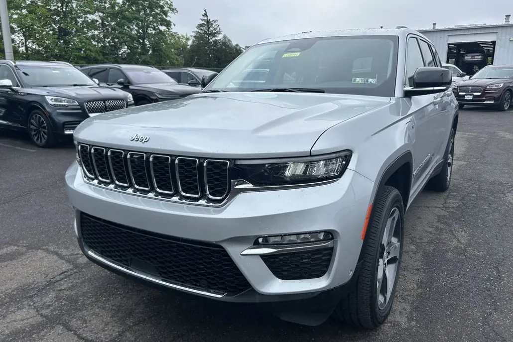 2023 Jeep Grand Cherokee 4xe Base photo 1