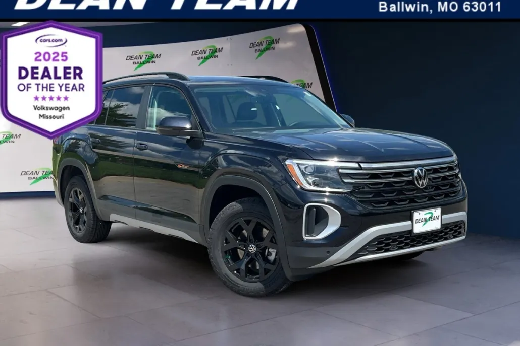 2025 Volkswagen Atlas SE Technology Peak Edition photo 1