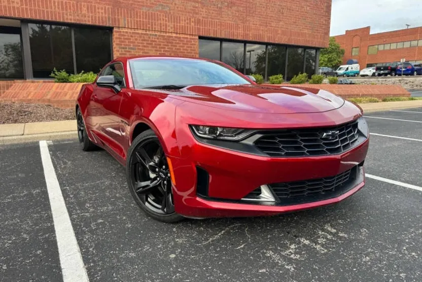 2021 Chevrolet Camaro Coupe photo 1