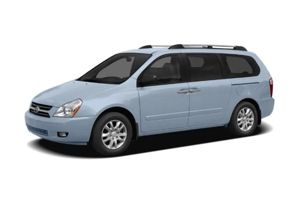 2011 Kia Sedona LX photo 1
