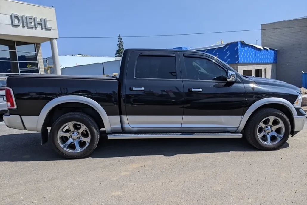 2017 Ram 1500 Laramie photo 1