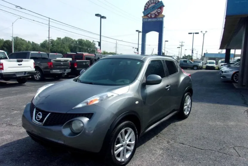 2011 Nissan Juke S photo 1
