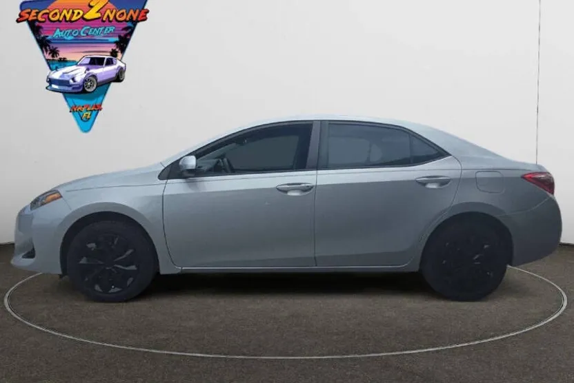 2019 Toyota Corolla L photo 1