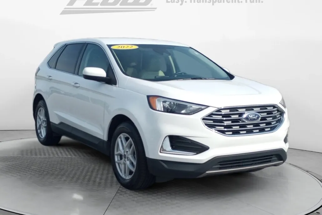 2022 Ford Edge SEL photo 1
