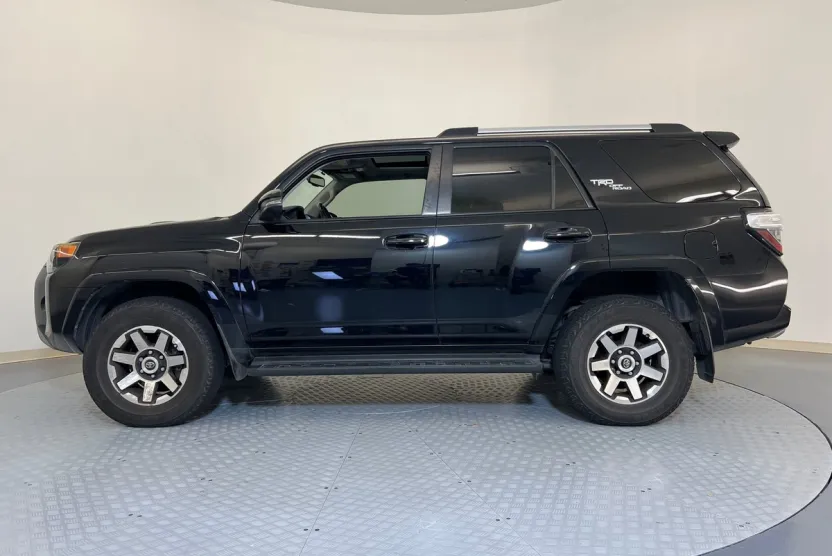 2017 Toyota 4Runner TRD Premium photo 1