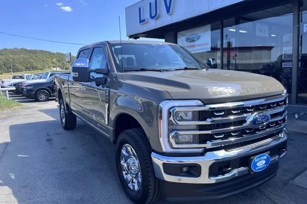 2026 Ford F-250 Lariat photo 1