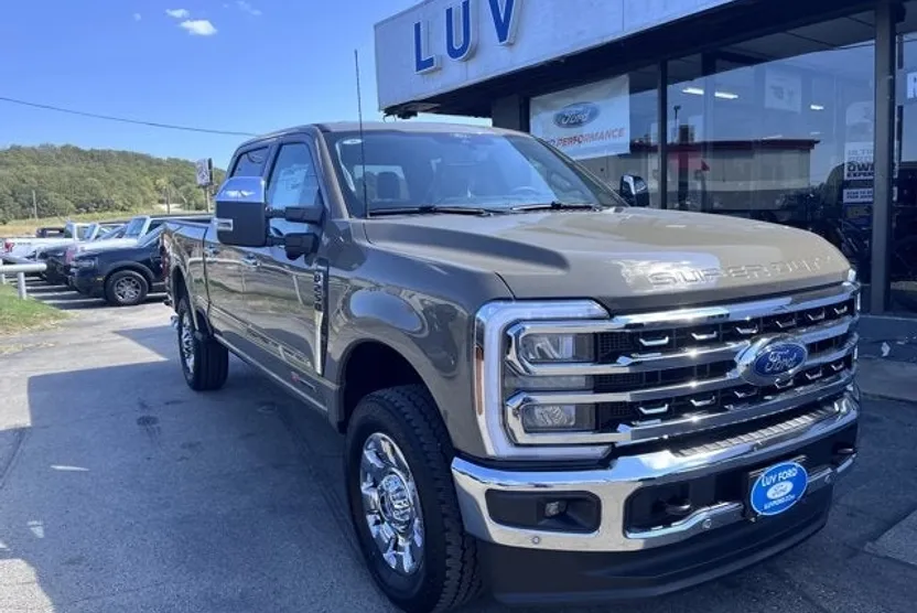2026 Ford F-250 Lariat photo 1