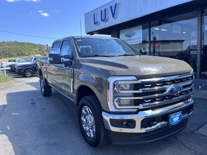 2026 Ford F-250 Lariat photo 1