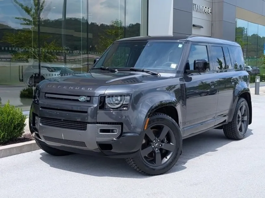 2023 Land Rover Defender 110 V8 photo 1