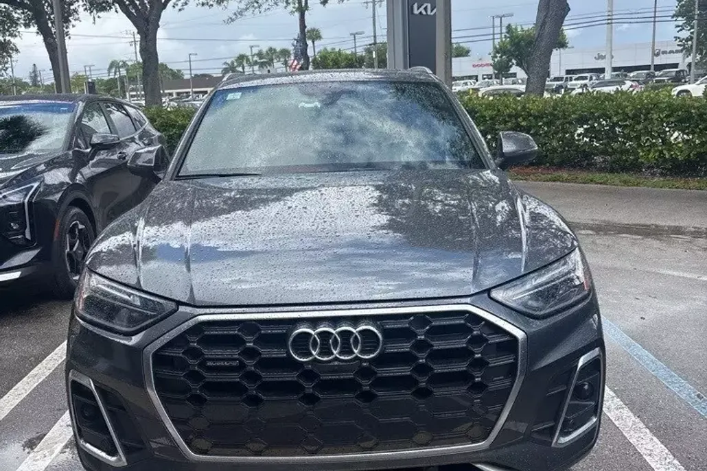 2022 Audi Q5 45 S line Premium photo 1