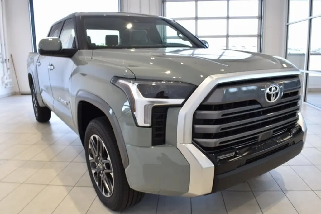 2026 Toyota Tundra Limited CrewMax photo 1