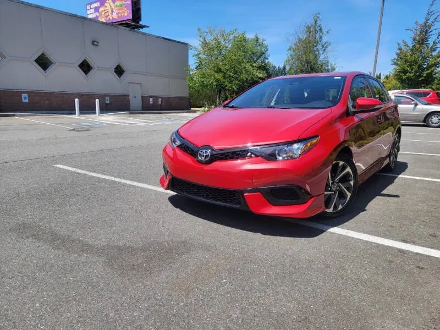 2018 Toyota Corolla iM photo 1
