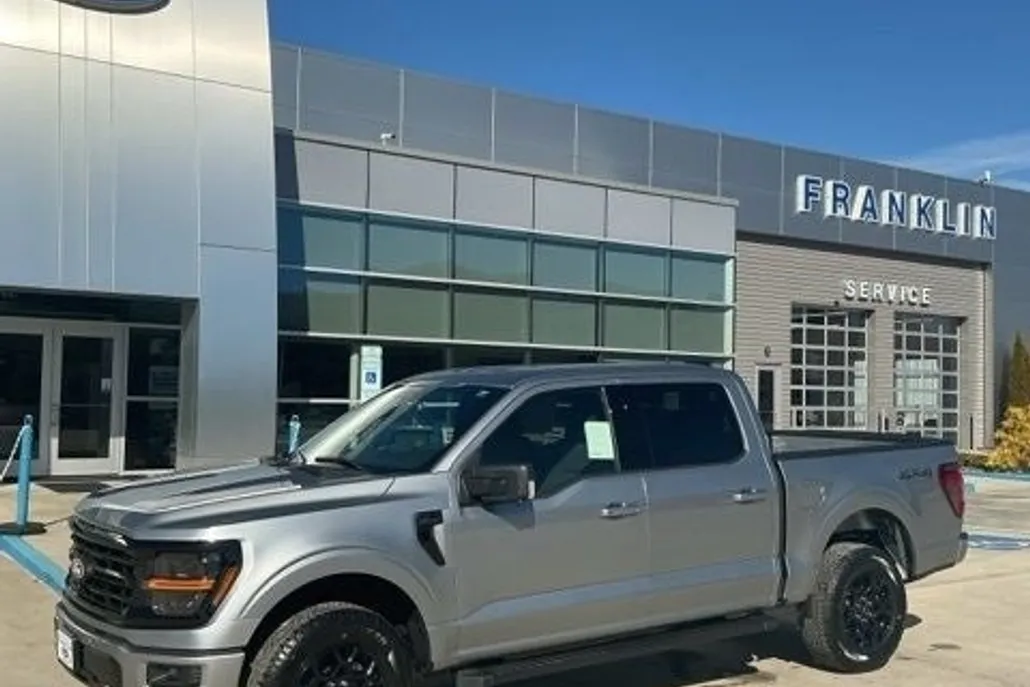 2025 Ford F-150 XLT photo 1