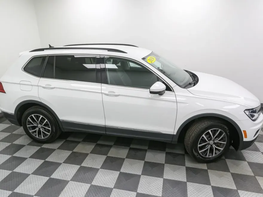 2020 Volkswagen Tiguan SE photo 1