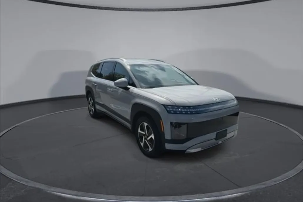 2026 Hyundai Ioniq SE photo 1