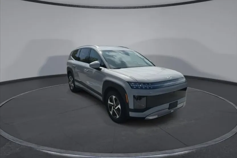 2026 Hyundai Ioniq SE photo 1