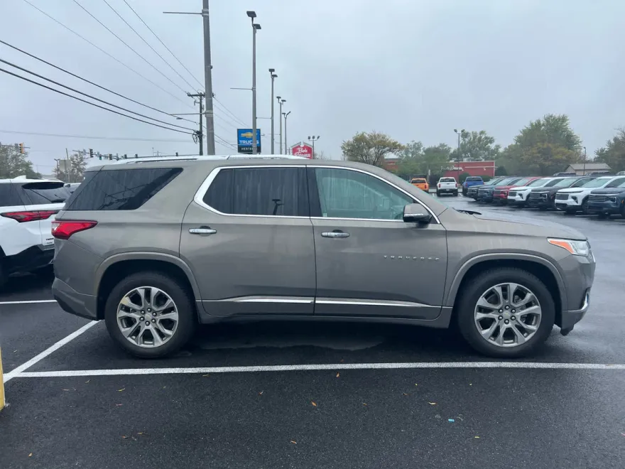 2019 Chevrolet Traverse Premier photo 1