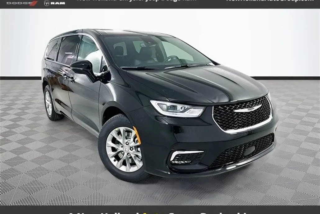 2026 Chrysler Pacifica photo 1