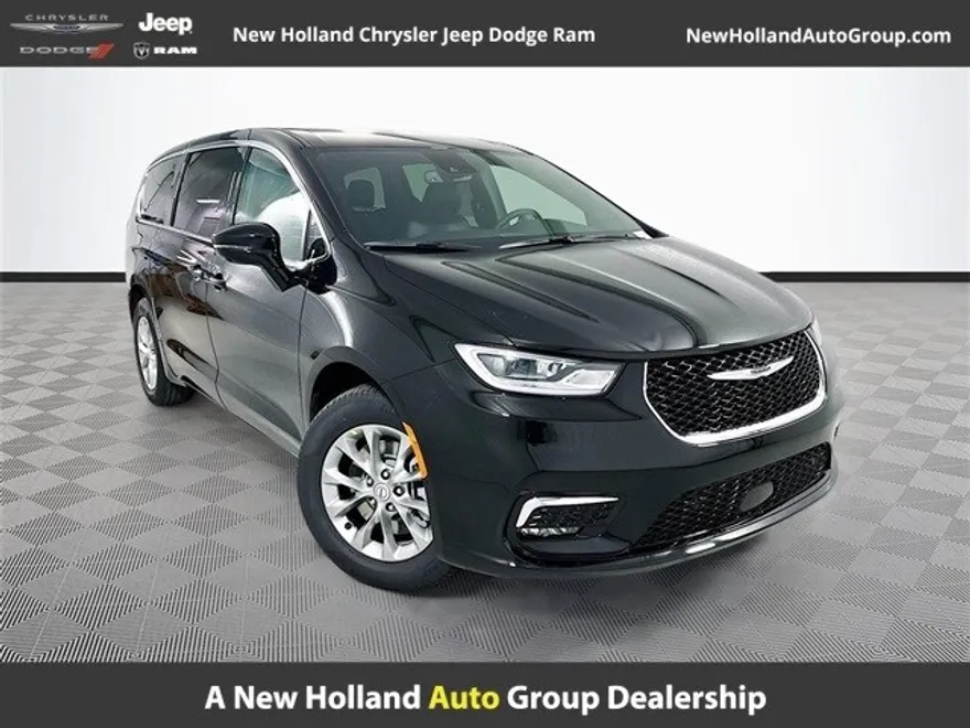 2026 Chrysler Pacifica photo 1