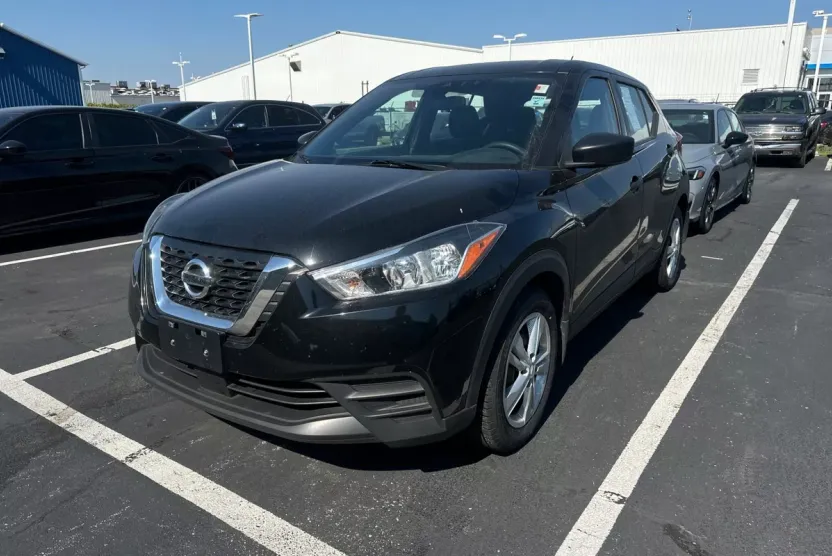 2020 Nissan Kicks S photo 1